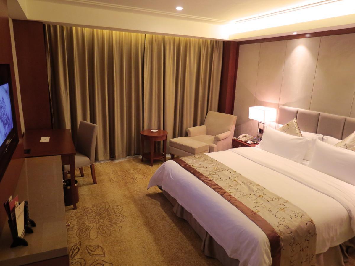 Rongjiang Hotel Jieyang Exterior foto