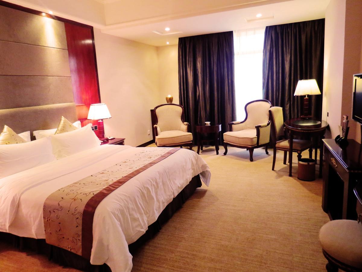 Rongjiang Hotel Jieyang Exterior foto